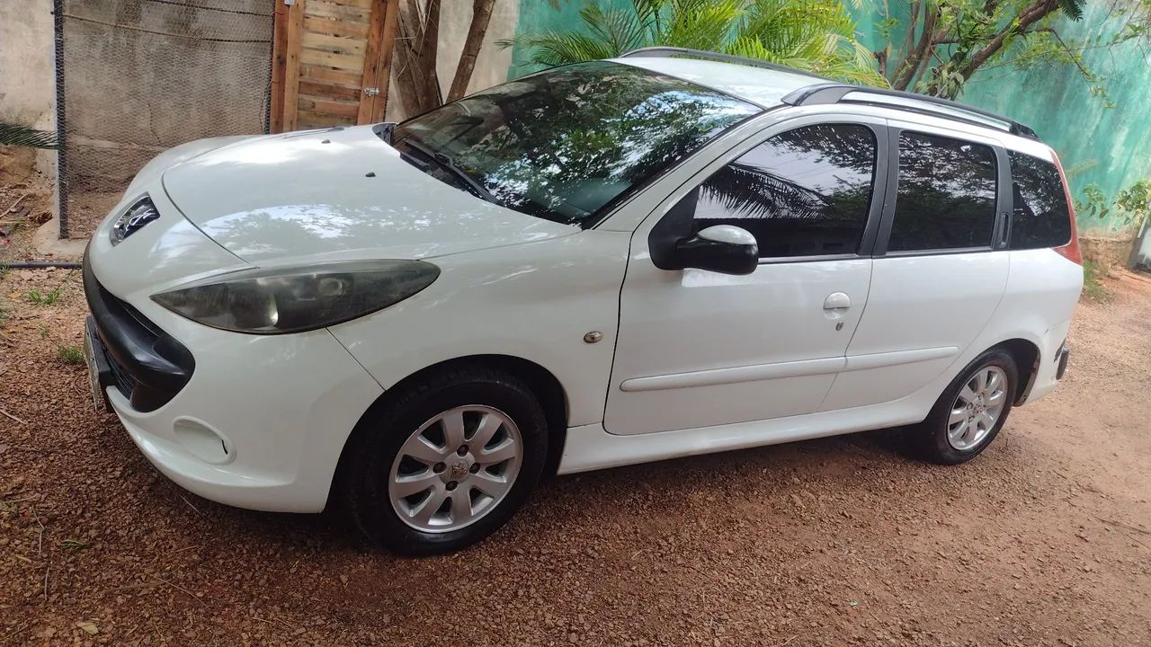 Peugeot 207 207 SW XR Sport 1.4 Flex 8V 5p 2009
