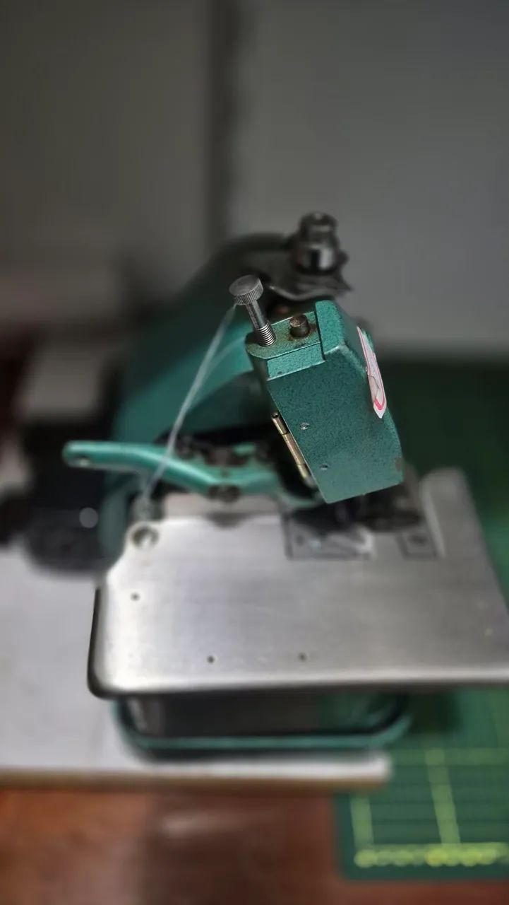 Máquina overlock - Foto 4