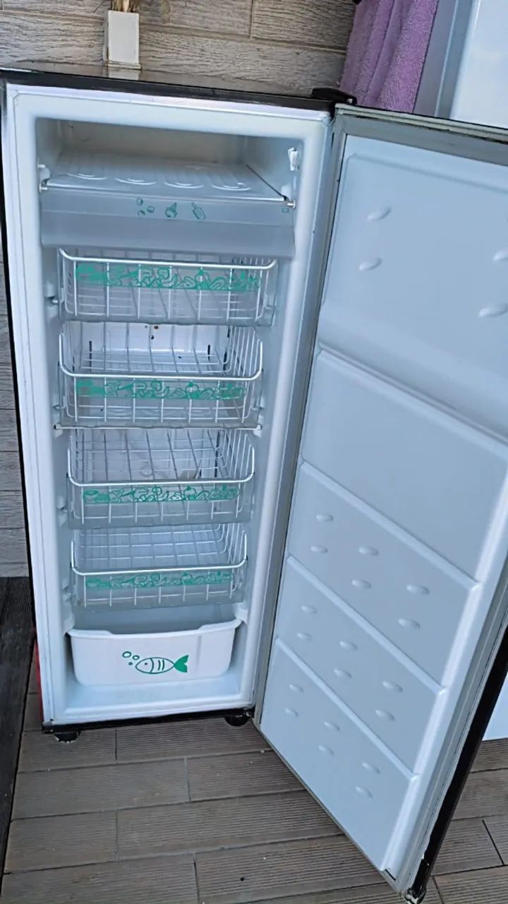 Freezer vertical 160L bem conservado  - Foto 2