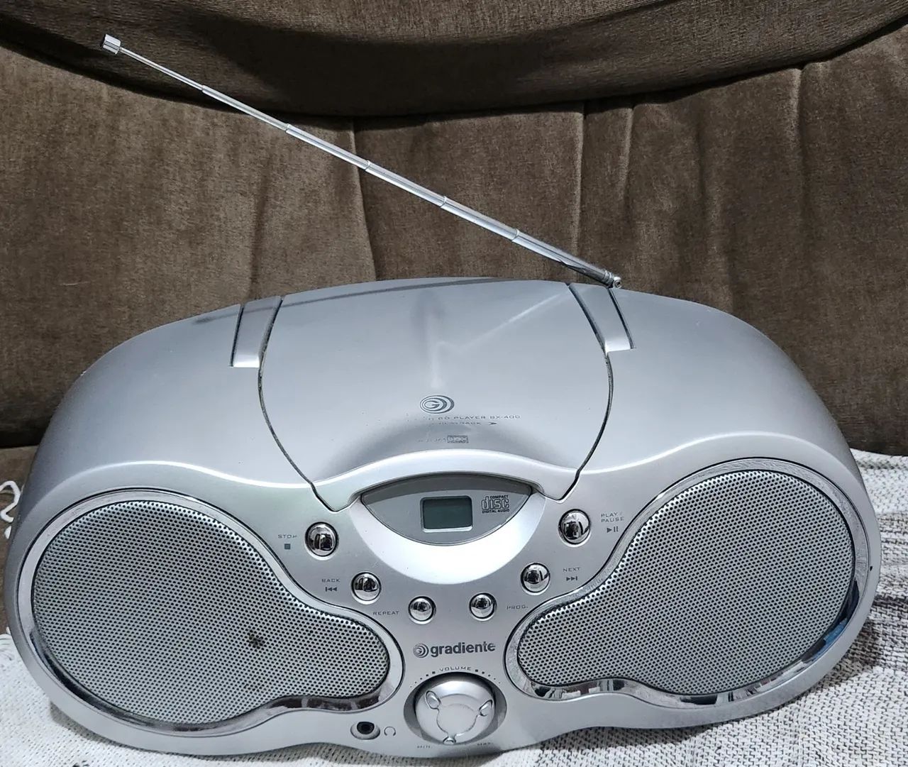 Rádio  Gradiente CD player  AM/FM - Foto 4