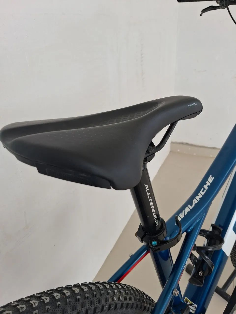 Bicicleta GT Avalanche Comp 29 - Foto 4