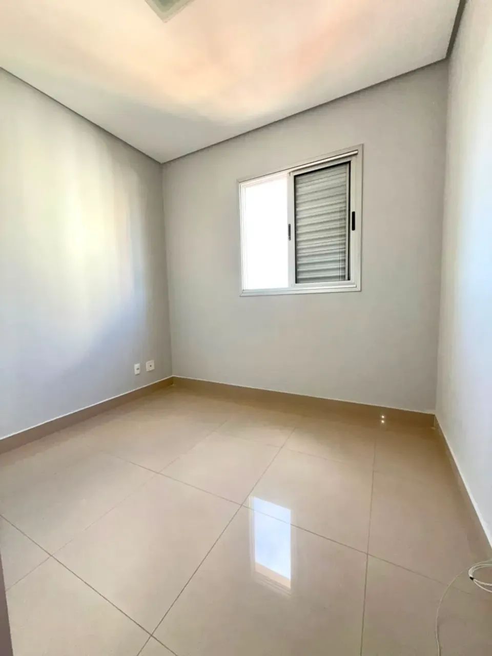 Alugo apto em Cuiabá - 62m² com 2 quartos, sendo uma suíte | Sacada com churrasqueira - Sa - Foto 5