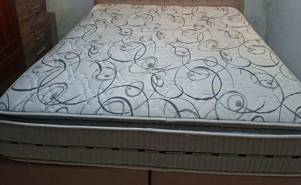 Vendo cama Queen com base e cabeceira em ótimo estado de conservação, entrego... - Foto 3