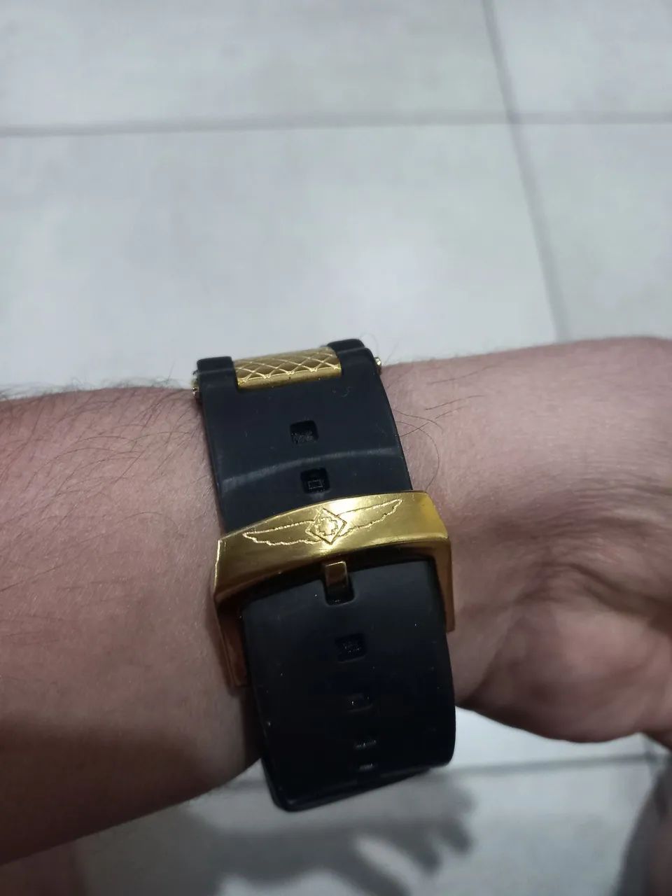 Vendo ou troco Relógio invicta  - Foto 2