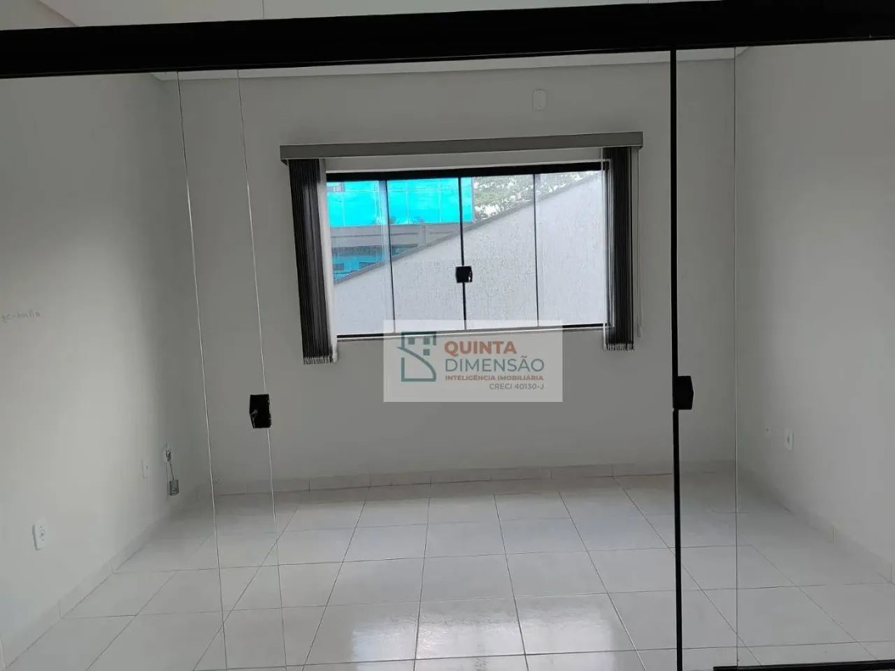 Excelente sala comercial na Peixoto de Castro com vaga na garagem - Foto 2