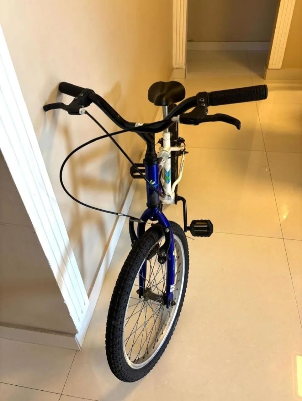 Bicicleta infantil aro 20 - Foto 2