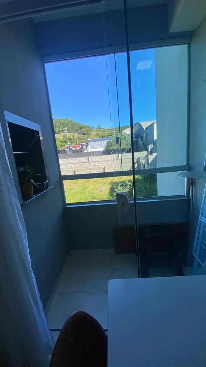 Apartamento na praia dos Ingleses 2 quartos semi mobiliado com 58m2 e garagem. - Foto 5