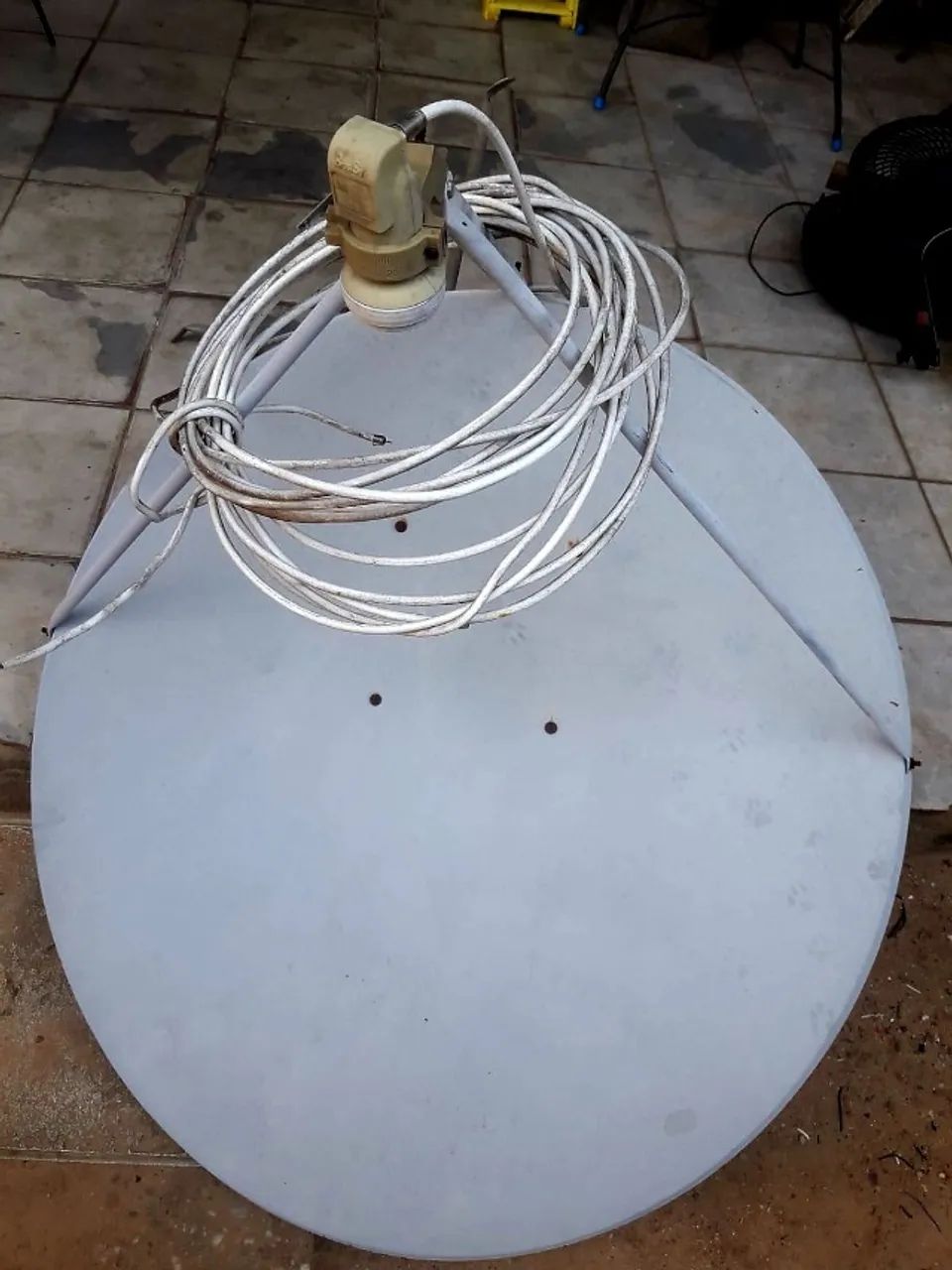 Antena SKY, toda OK pronta para utilizar, com diâmetro de 1 metro. Antena usada em ótimo e - Foto 3