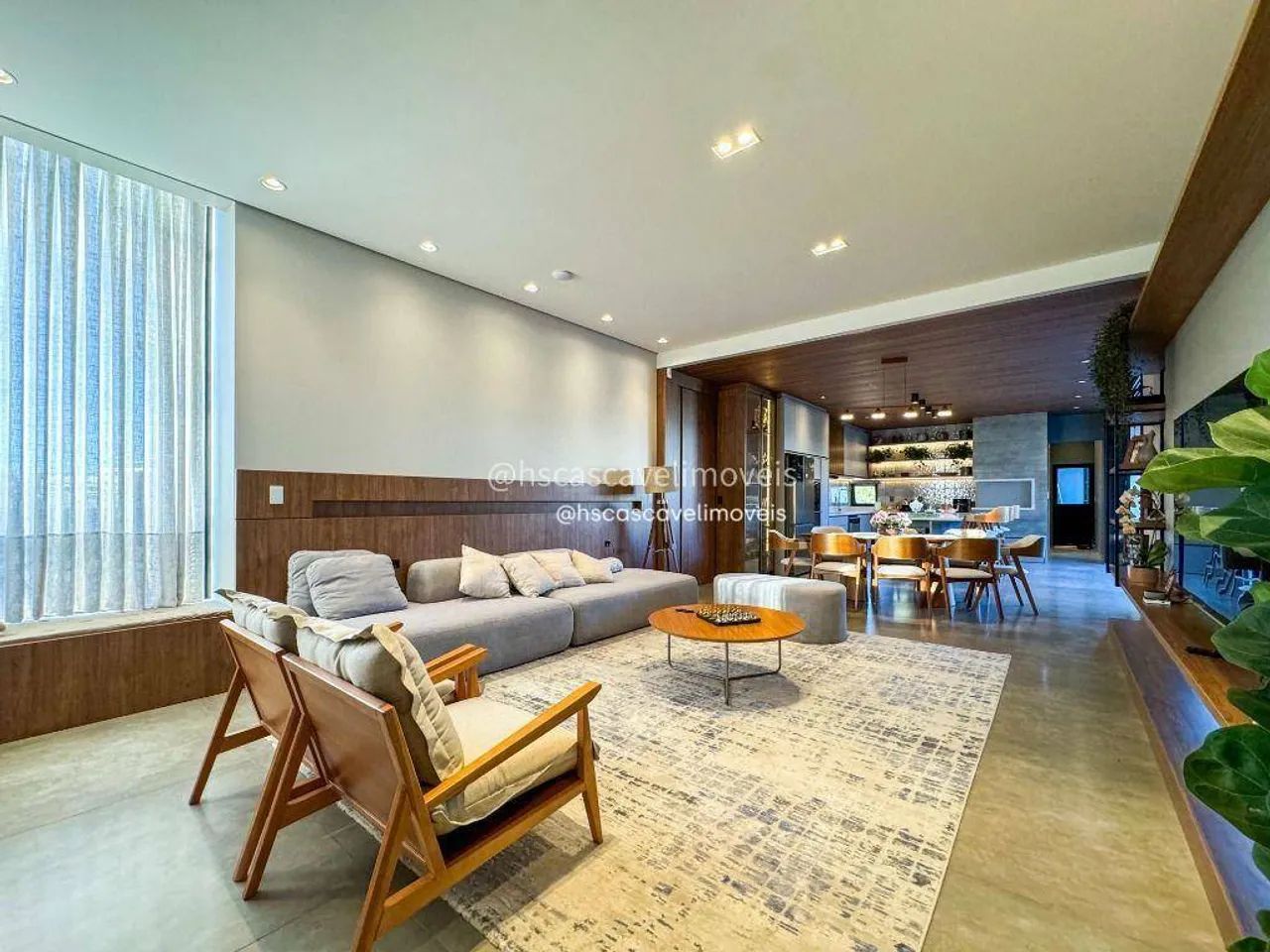 Casa moderna e inteligente 100% mobiliada e decorada em bairro nobre.
