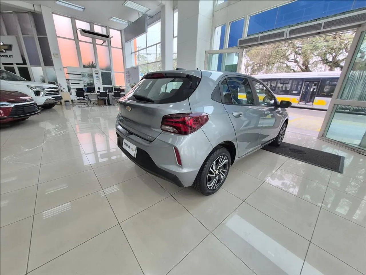 Chevrolet Onix Hatch LT 1.0 12V Flex Mec. 4P, foto 15 de 18