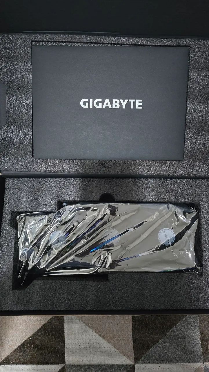 Placa de vídeo Gigabyte rtx 3080 Gaming OC 10gb - GPU não LHR - Foto 2