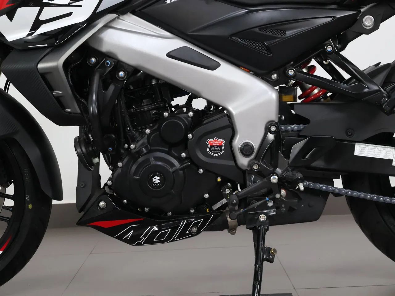 BAJAJ DOMINAR NS400Z ABS - Foto 4
