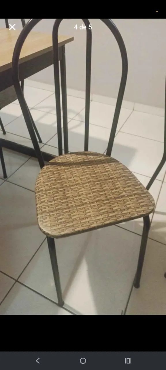Mesa ótima com 4 cadeiras  - Foto 2