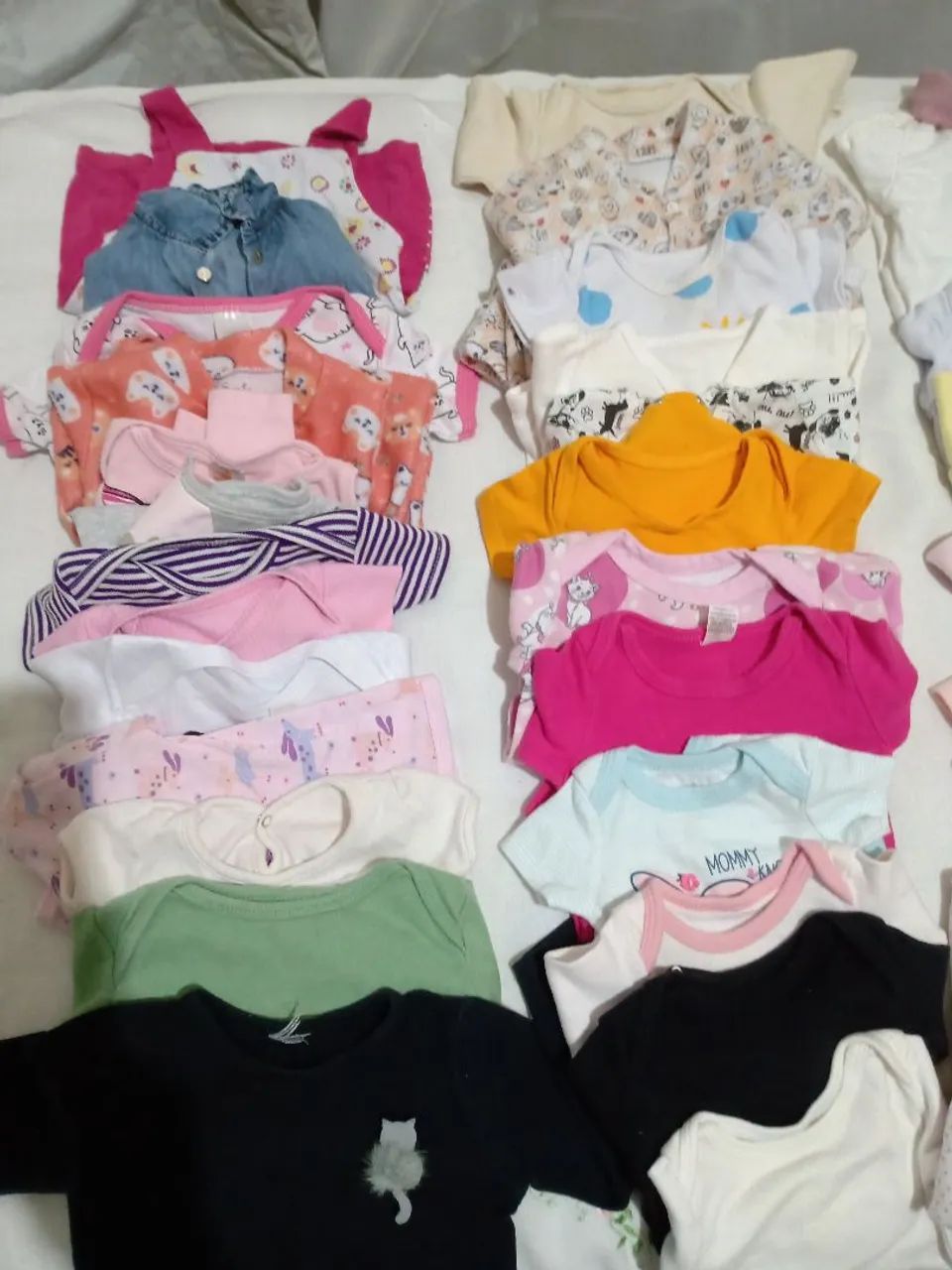 Roupas infantis e sapatinhos 1