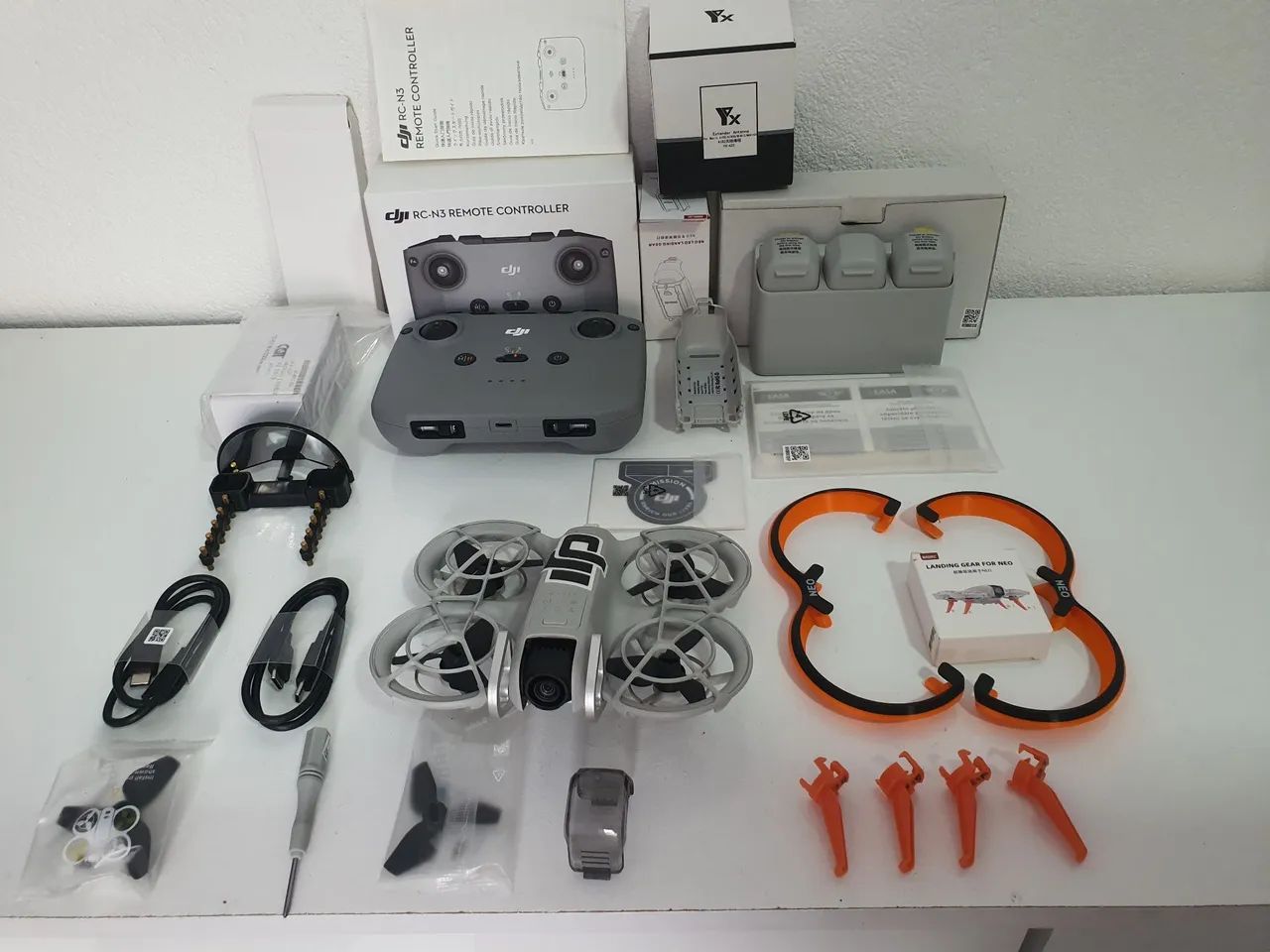 Drone Dji Neo combo Fly More + acessórios para aprimorar e assegurar voos. - Foto 2
