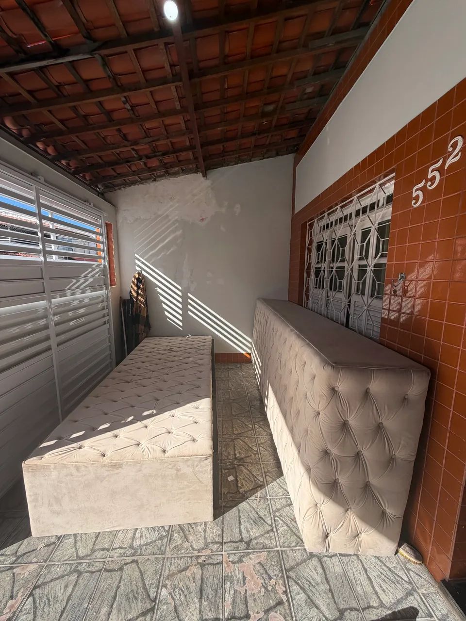 vende se balcão alcochoado muito lindo e moderno  - Foto 3