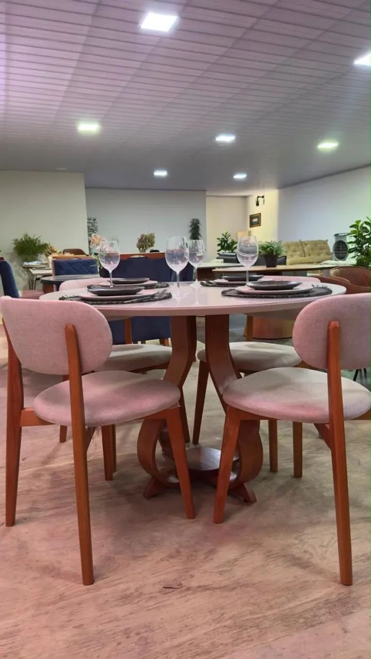 Mesa de Jantar redonda 1.20m com 4 cadeiras  - Foto 4