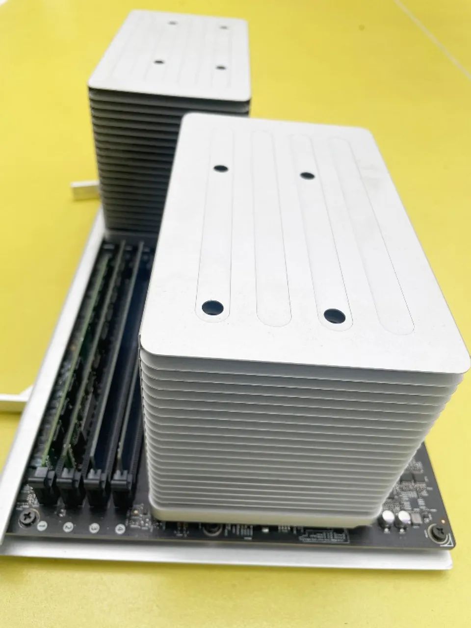 Mac Pro 5.1 Bandeja 2012 com processadores 3.46ghz - Peças de