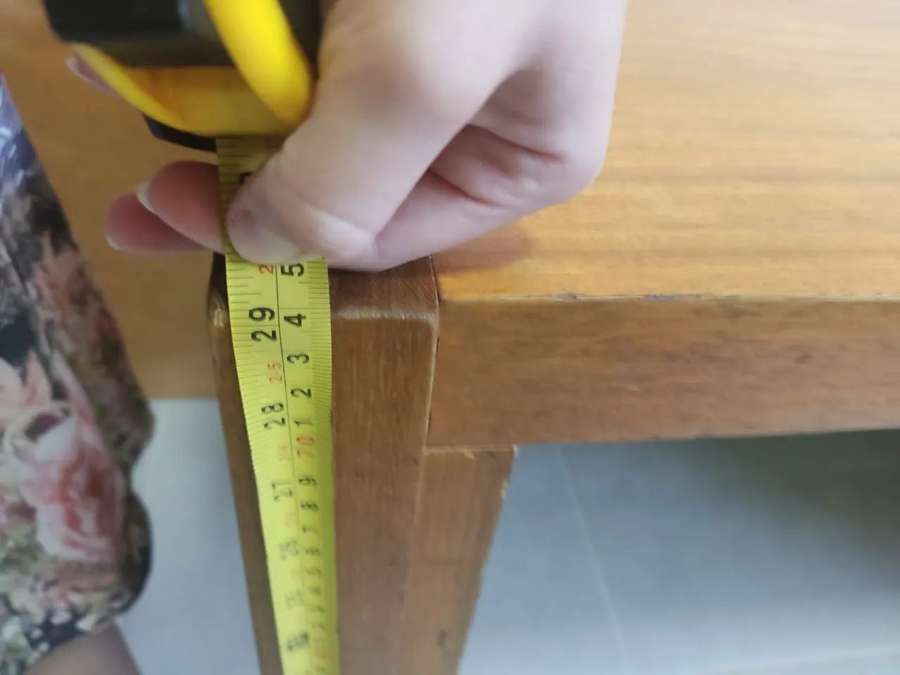 Vendo mesa de madeira para escritório  - Foto 4