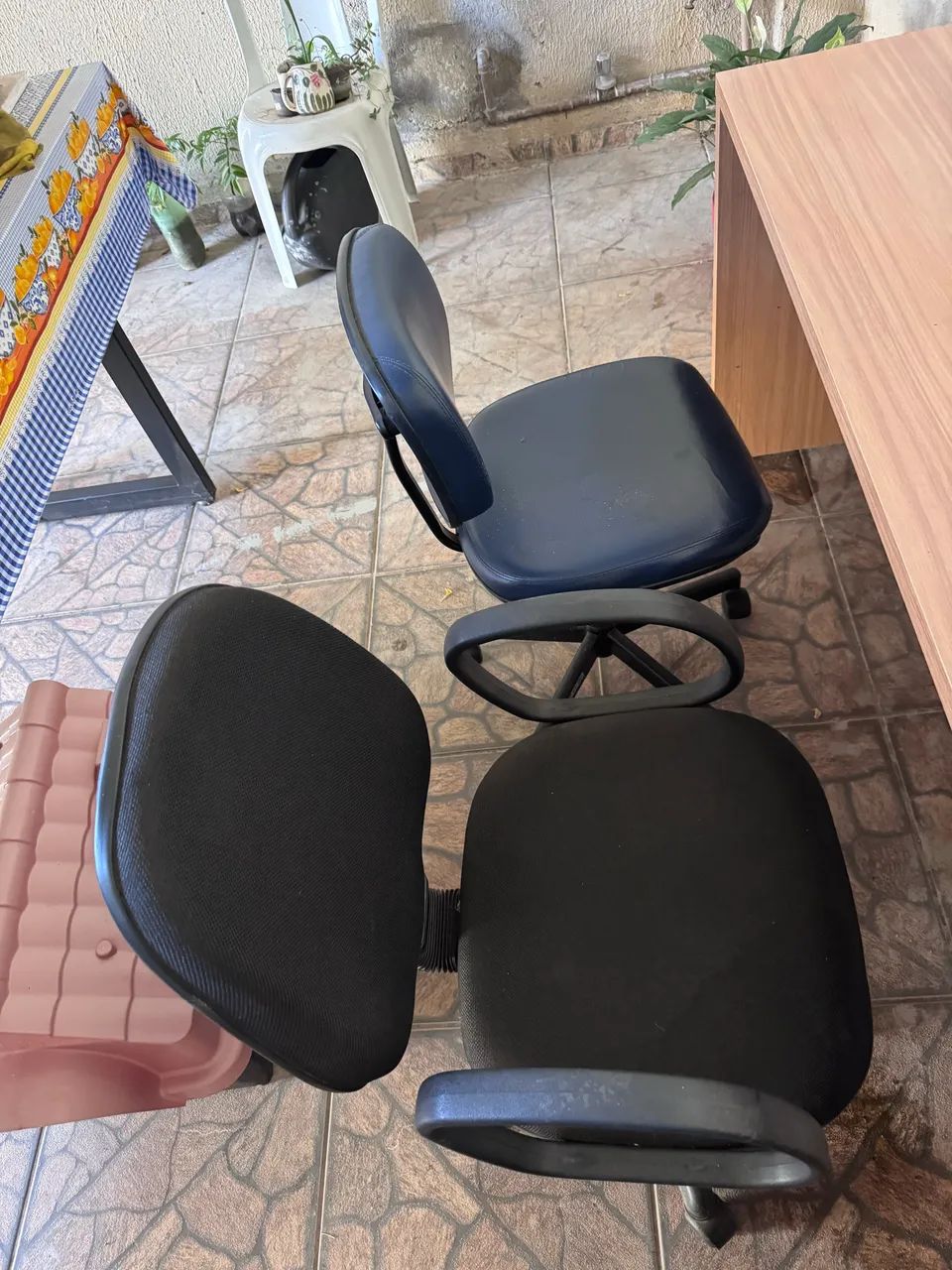 Mesa de escritório e cadeiras  - Foto 4