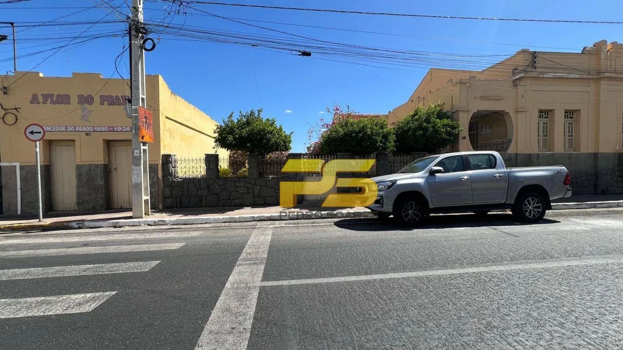 Área de Esquina com Casa e Pontos Comerciais à Venda no Centro de Patos  PB - Foto 5
