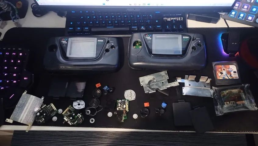 Dois Sega Game Gear sucata + 2 jogos não testados ( Out Run Tectoy e Yu Yu Hakusho   II)