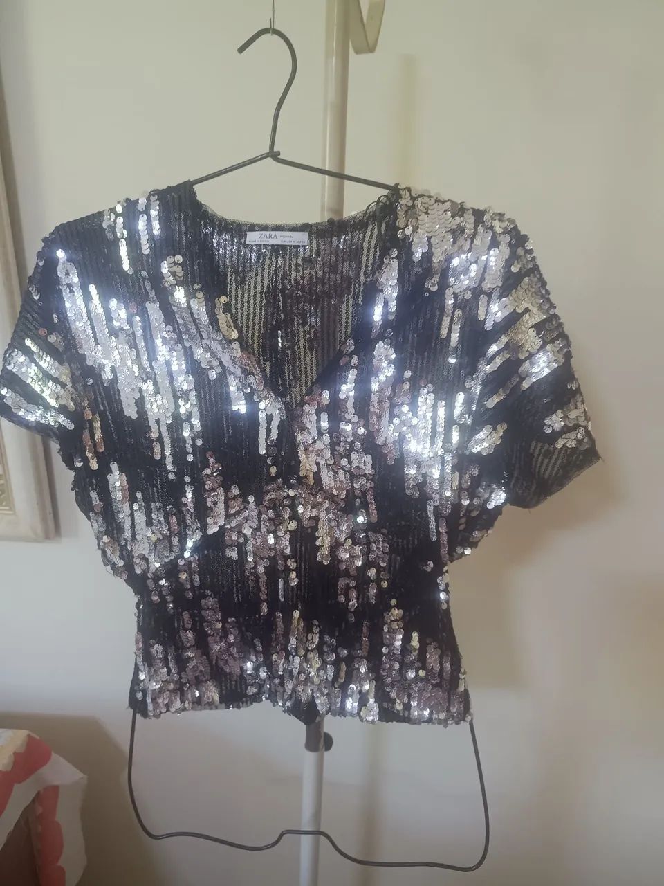 Blusa Zara Original Preta Com Paetês  - Foto 4