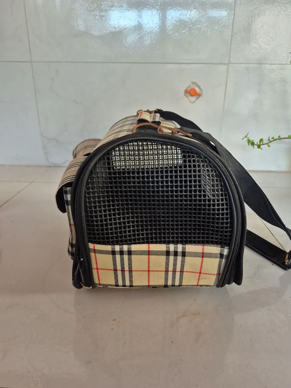 Caixa de transporte pet grande  + comedouro + bebedouro + bolsa de transporte até 8 kg - Foto 3