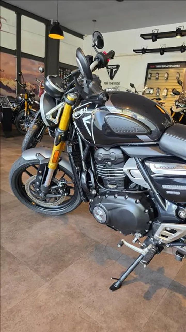 TRIUMPH SPEED 400 - Foto 2