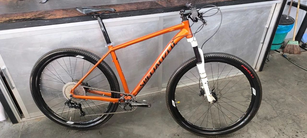 BICICLETA SPECIALIZED ROCKHOPPER