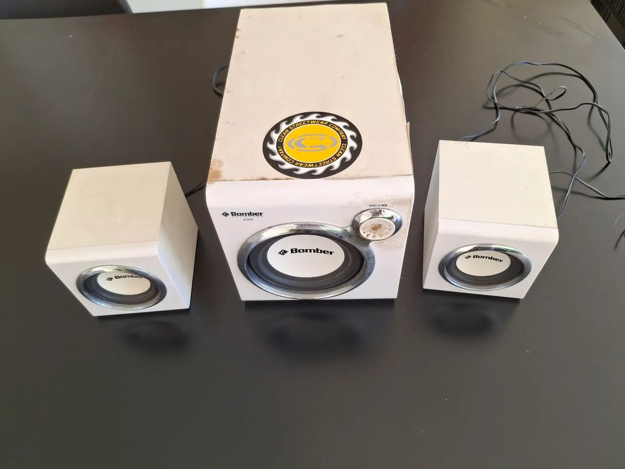 Sistema de som 2.1 Bomber para computador subwoofer satélites