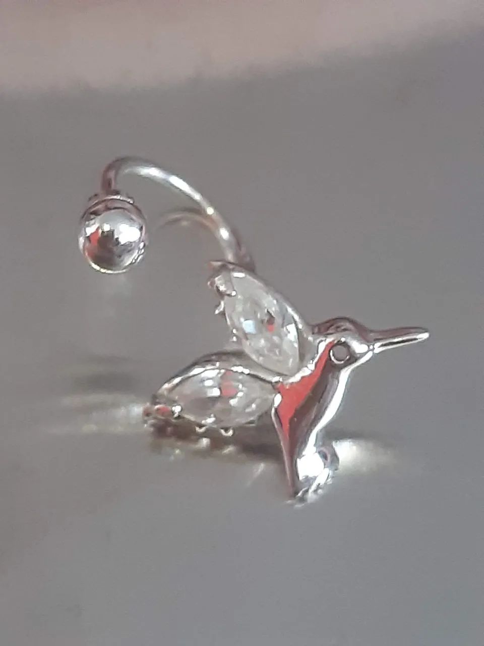 Piercing  beija-flor  ouro branco 18k 750 0,9g - Foto 4