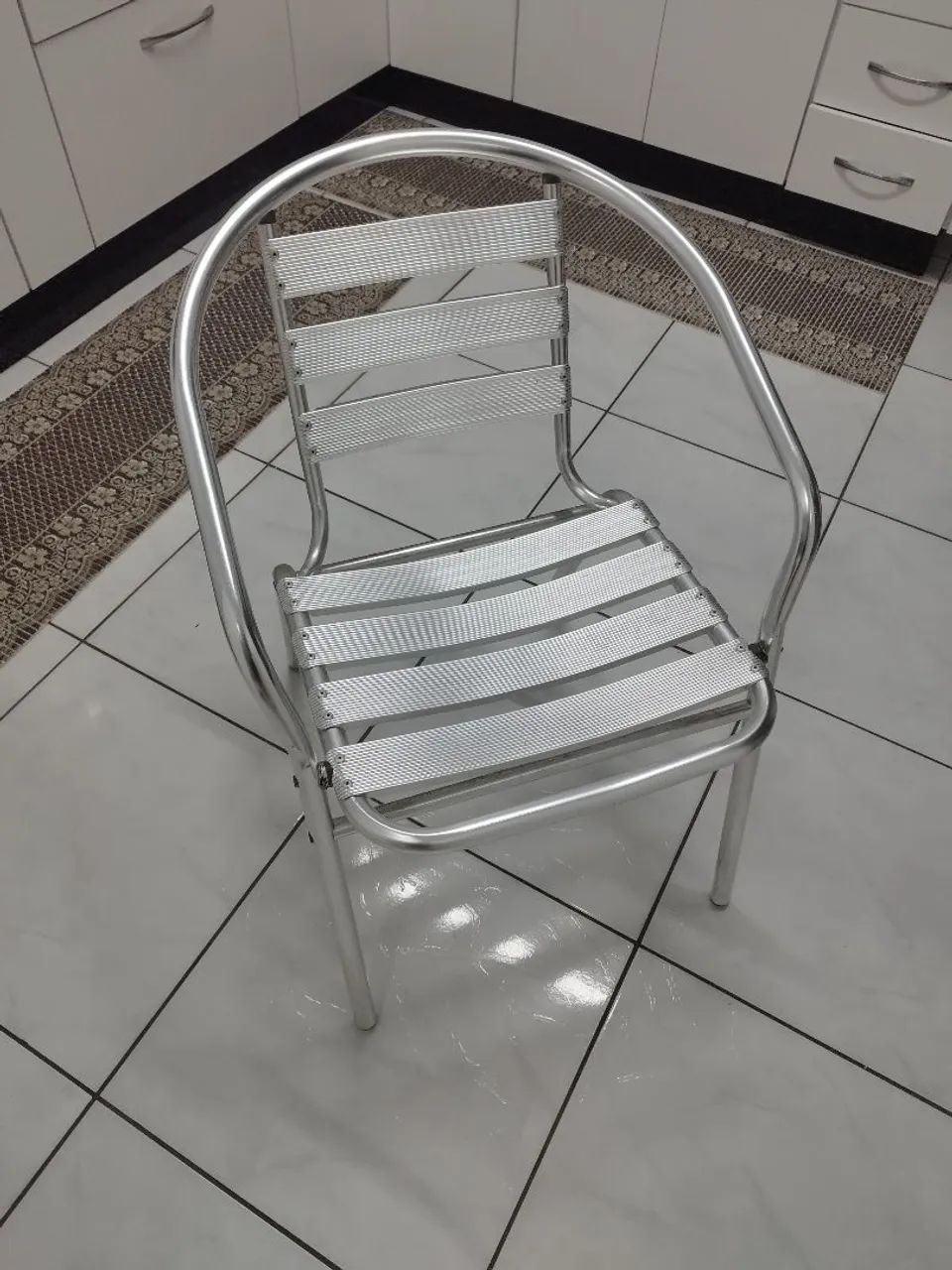 Cadeira em alumínio 