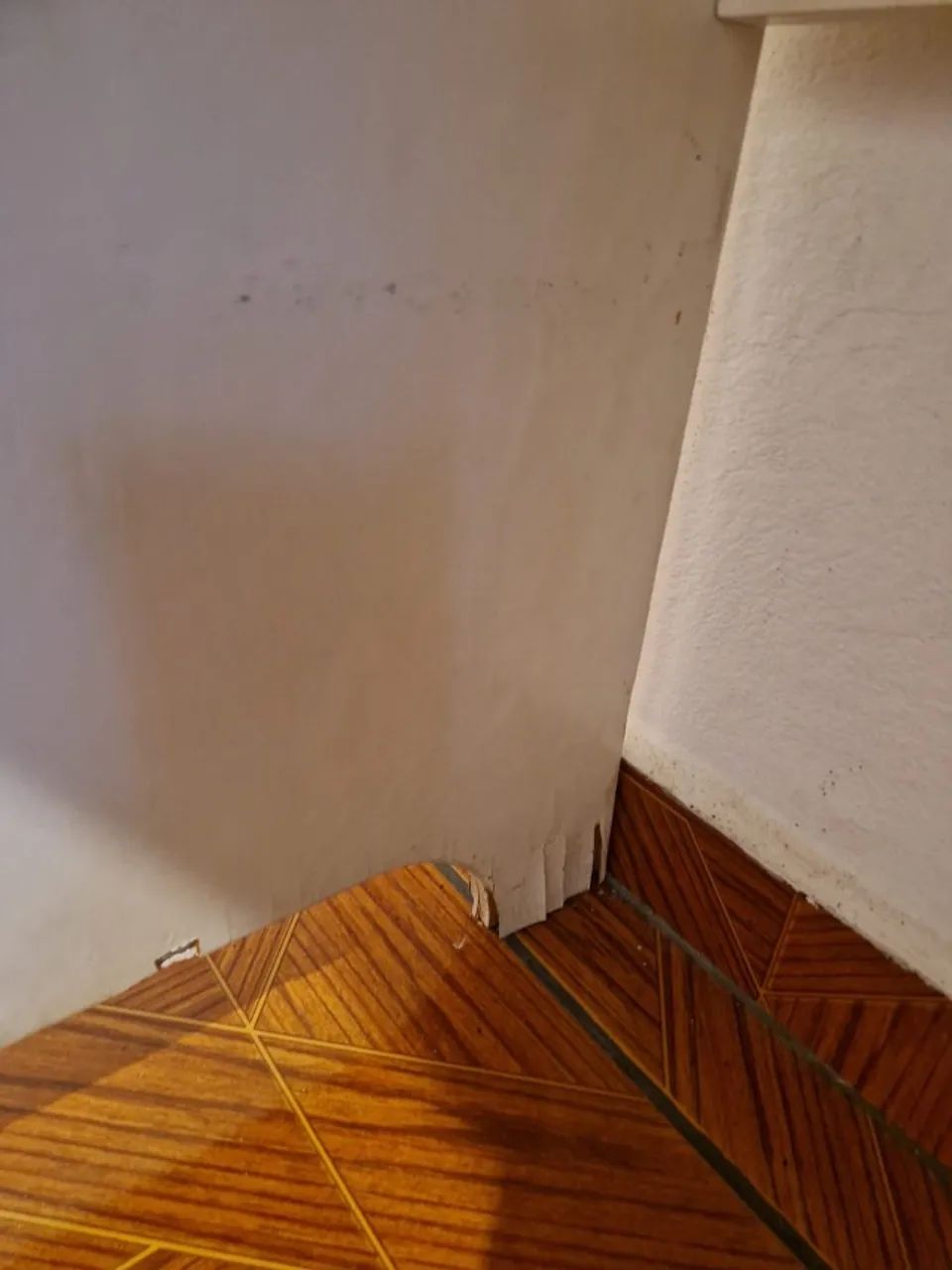 Escrivaninha de madeira maciça - Foto 3
