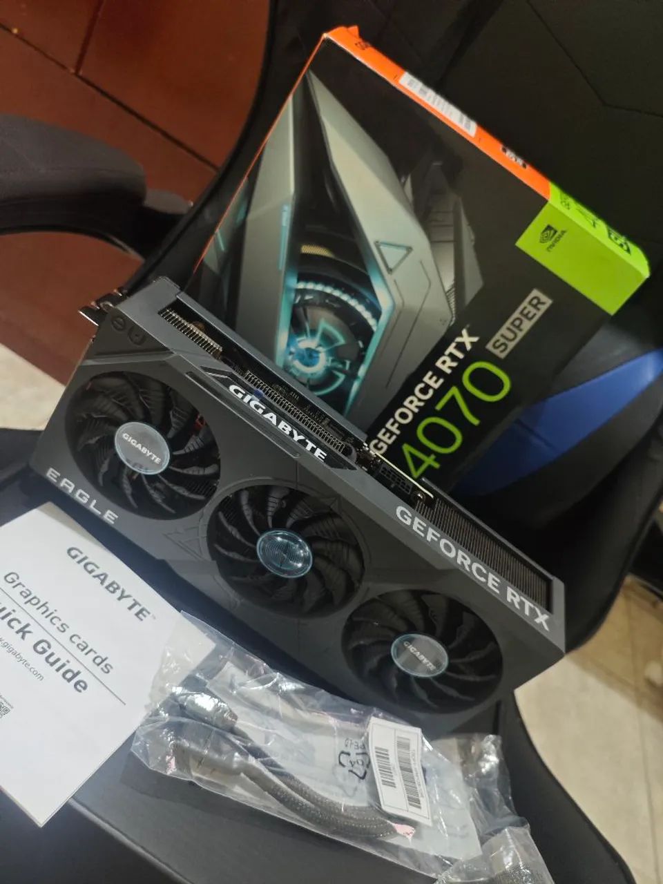 RTX 4070 SUPER ( mesmo nível da 5070 )