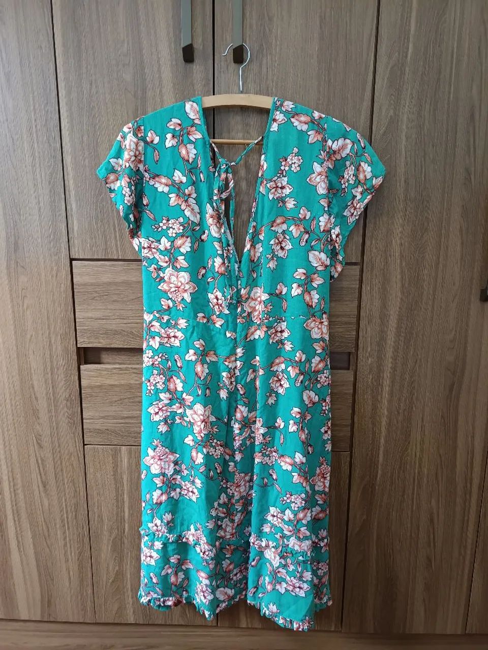 Vestido verde com flores rosas - Foto 4