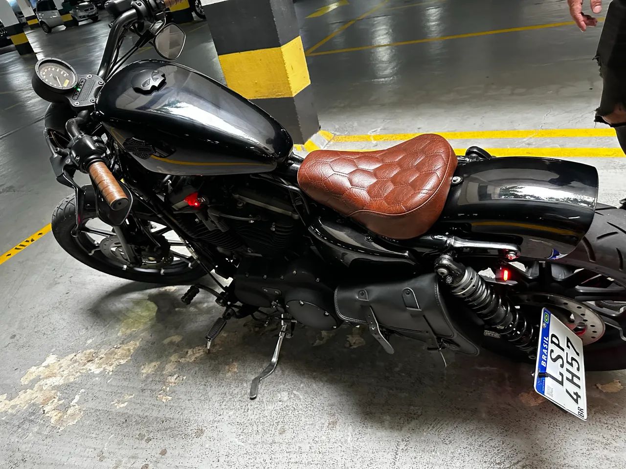 Harley 883 Iron - Foto 2