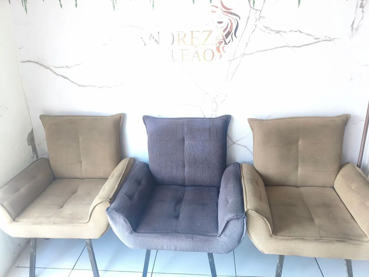 Vendo alguns  móveis para salão 