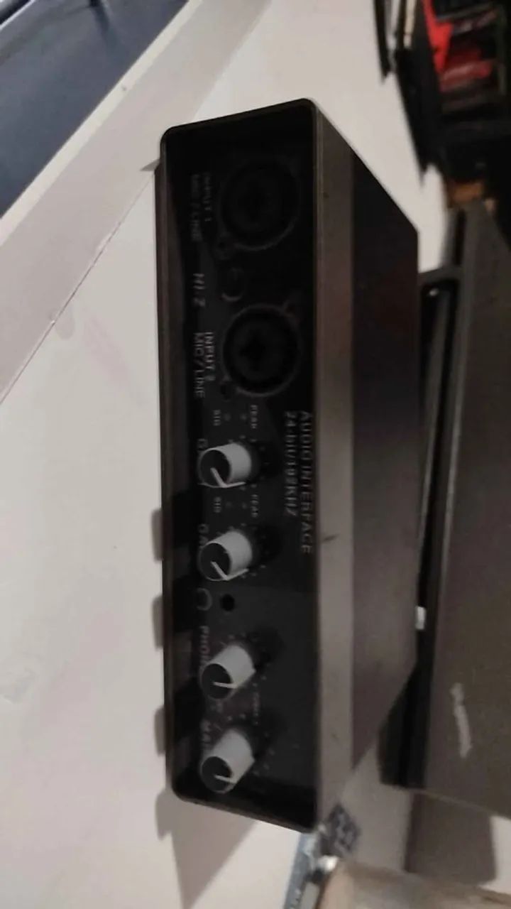 Interface de áudio (com defeito)65082227019777120