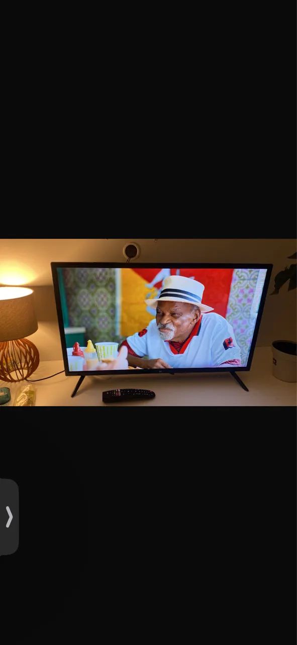 Tv smart 32 com controle 1 ano de uso 