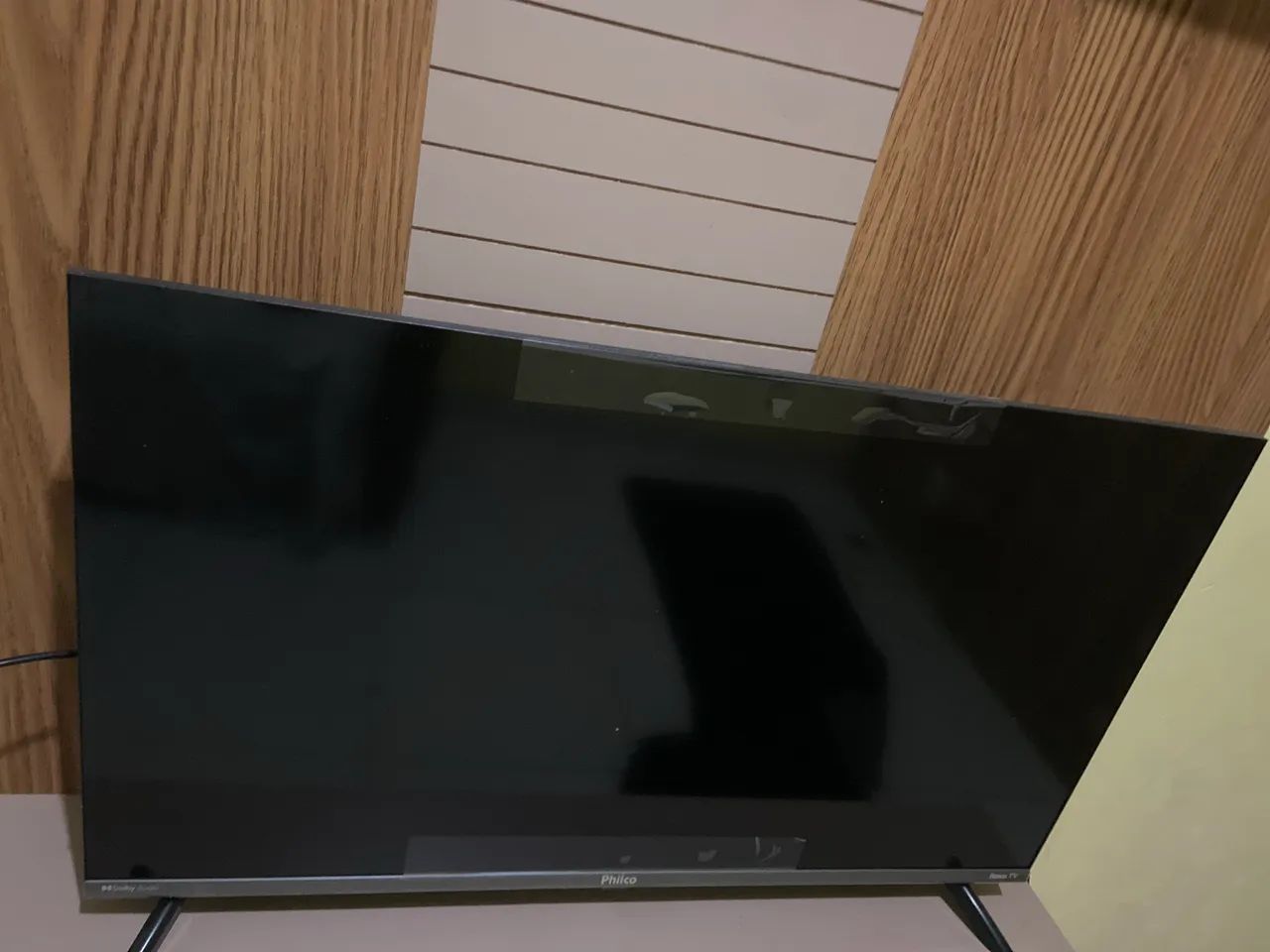 Tv  Roku 32 polegadas, 3 meses de comprada e garantia de 2 anos, por 1100,00
