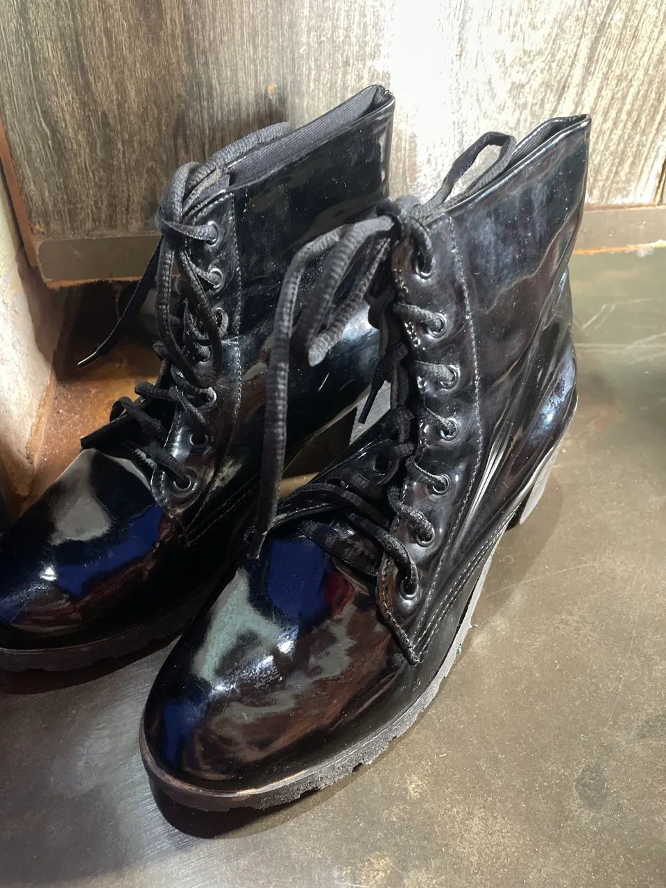 Vende- se bota 