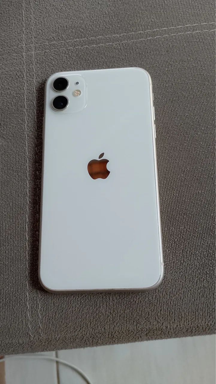 iPhone 11 - 256 GB | R$ 1.200