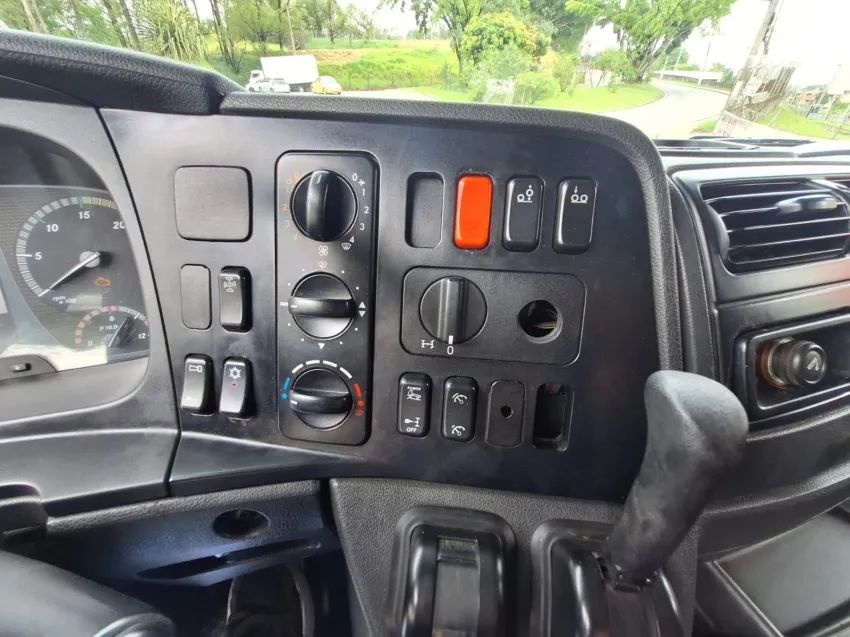 Mercedes Benz Axor 2536 LS 19/20 6x2. - Foto 12