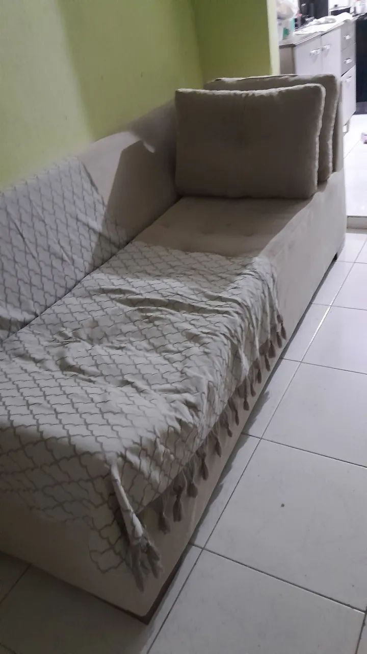 sofá pra vender. São 2 partes o sofá maior e o menor, é pq esqueci de botar. Obs sofá de c - Foto 2