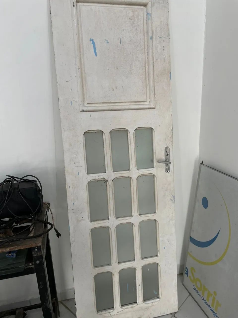 Vende-se uma porta de madeira, precisa apenas lavar 