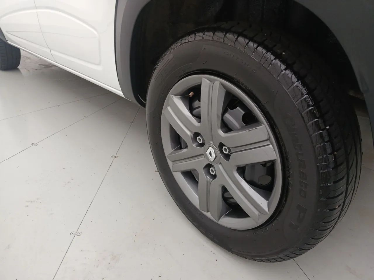 Renault Kwid 1.0 Zen, foto 12 de 18