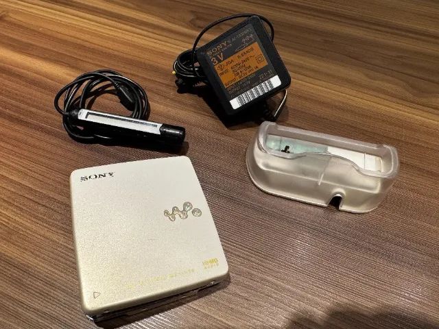 動作品！SONY Hi-MD WALKMAN MZ-EH50 Sony MZ-EH50 Hi-MD Walkman - Revisado e Testado - Remoto, Dock e