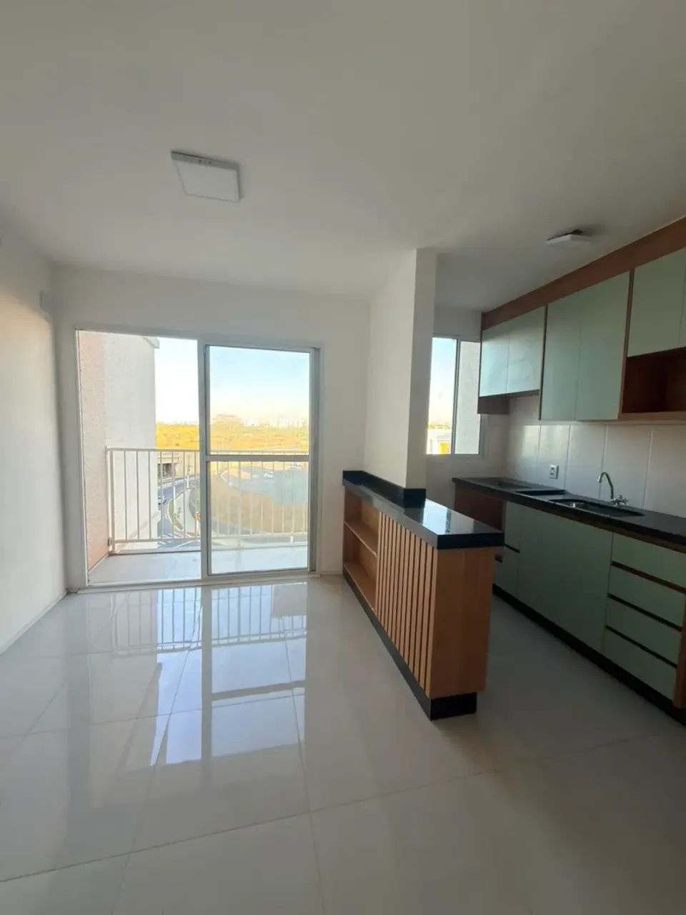Imóvel para aluguel possui 63 metros quadrados com 3 quartos - Foto 2