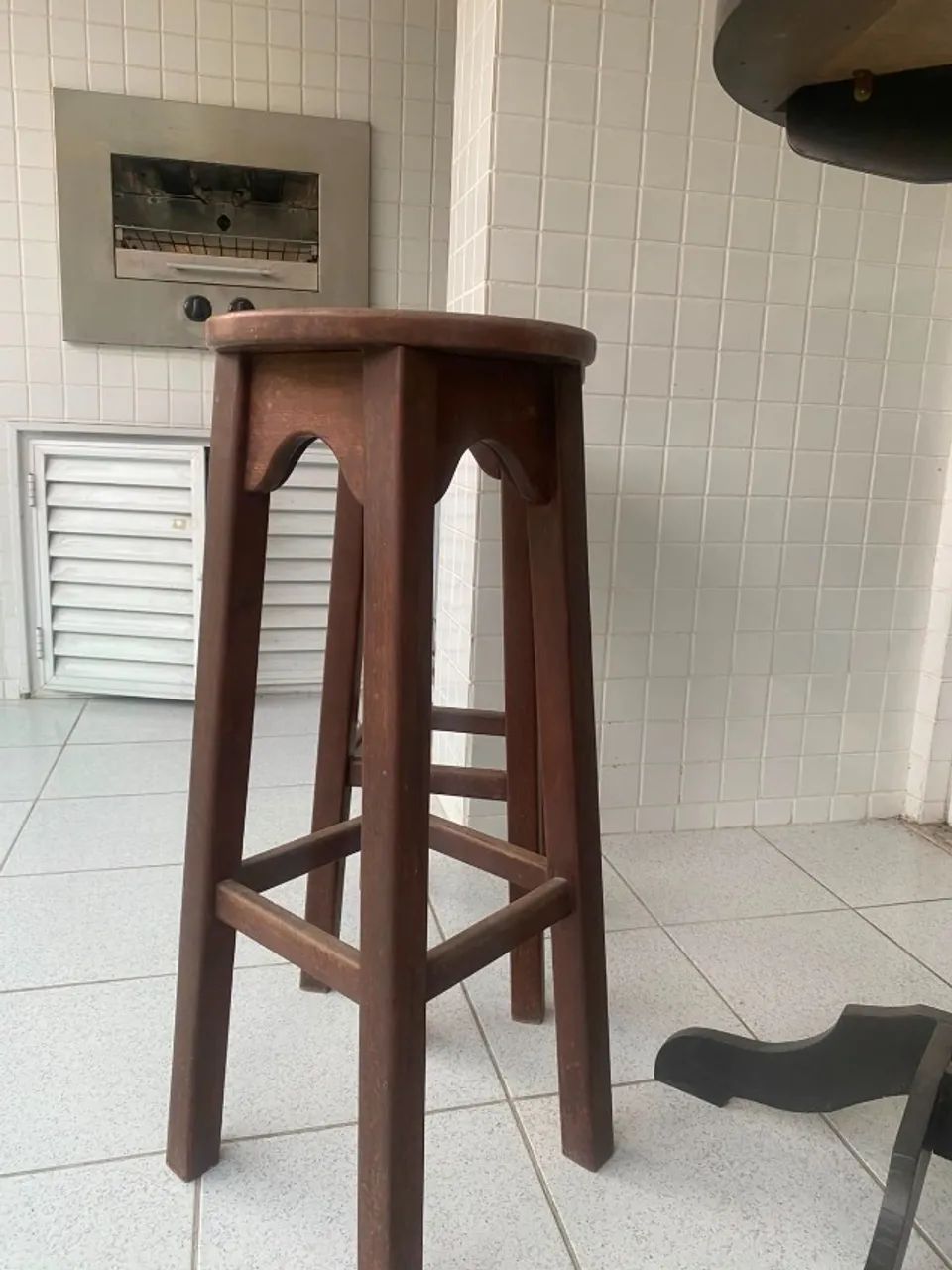 Mesa de Madeira para Área Externa com Conjunto de 3 Bancos - Foto 4